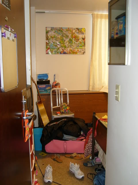 ai101.photobucket.com_albums_m68_susannajill_Room_20Cleaning_cleanroom001.jpg