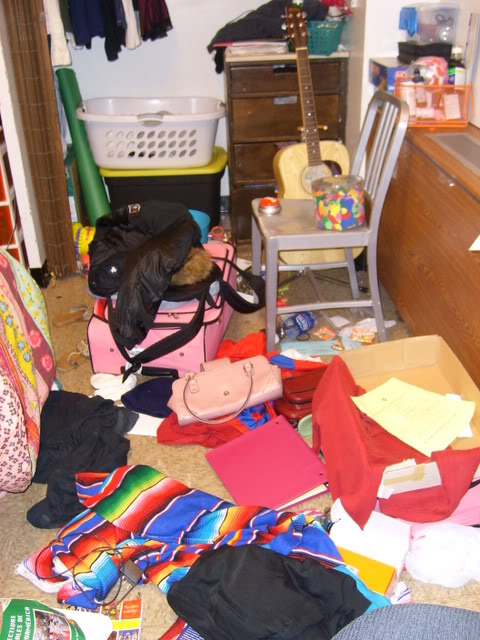 ai101.photobucket.com_albums_m68_susannajill_Room_20Cleaning_cleanroom003.jpg