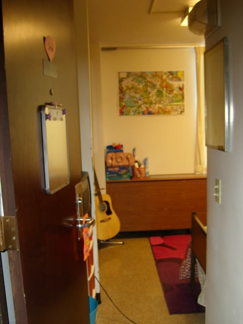 ai101.photobucket.com_albums_m68_susannajill_Room_20Cleaning_cleanroom008.jpg