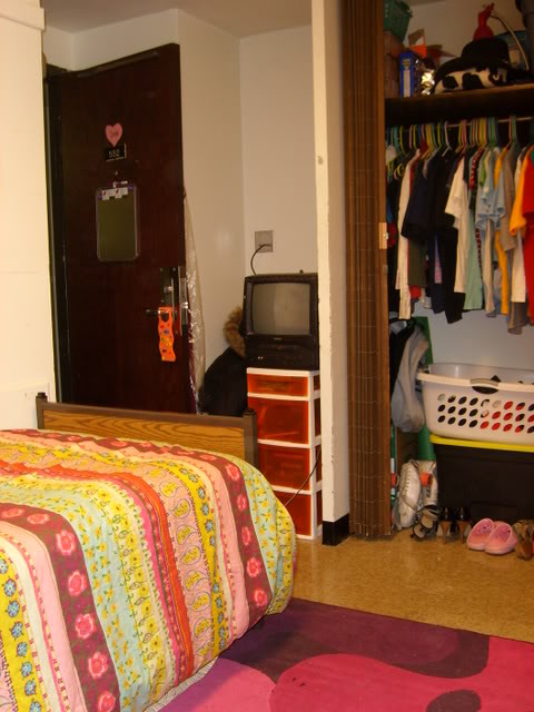 ai101.photobucket.com_albums_m68_susannajill_Room_20Cleaning_cleanroom013.jpg